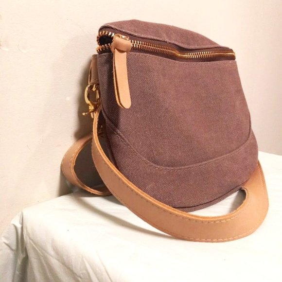 Birdling Handbags - NWOT Birdling Adjustable Buckle Strap Classic Lined Crossbody Bag Brown Unisex